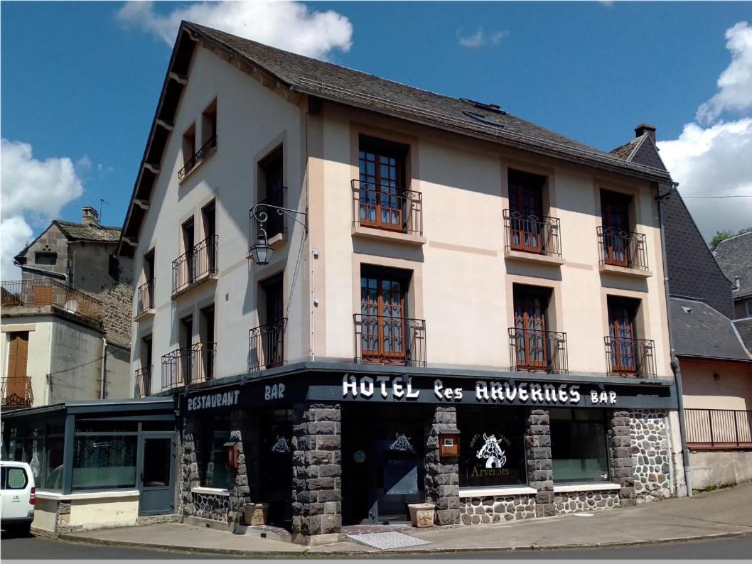 Les Arvernes Rochefort-Montagne Exterior photo